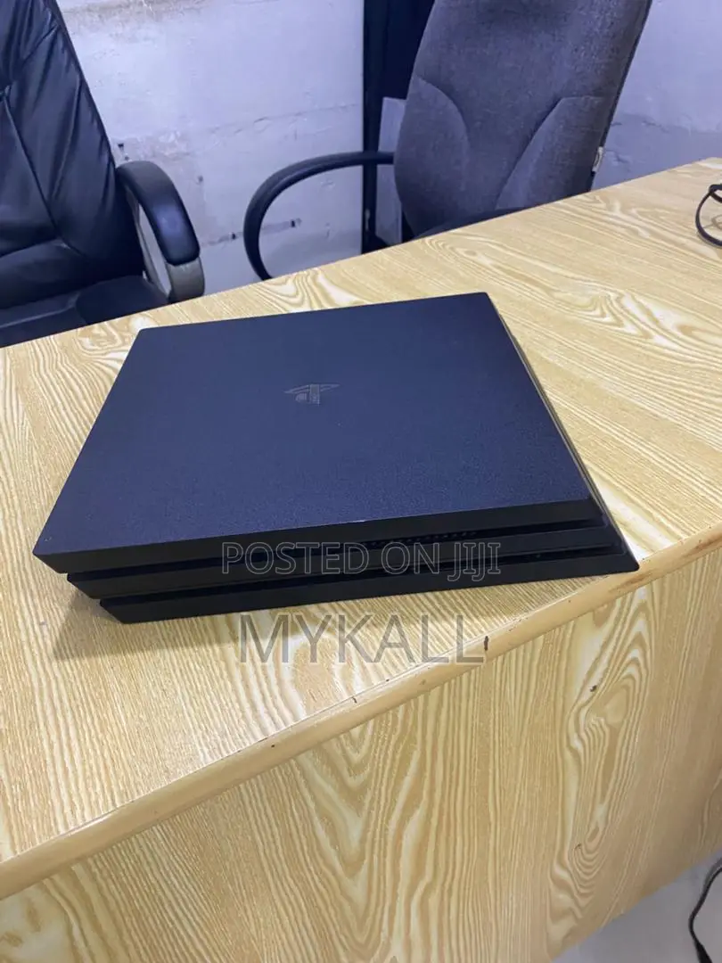 Playstation 4 Pro. Ps4 Pro 1tb, 20 Games, With 2 Controllers