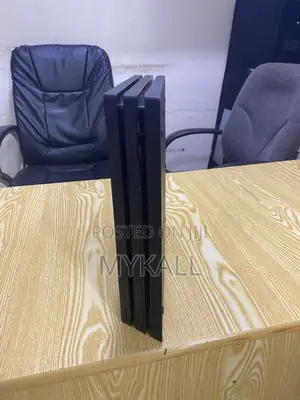 Playstation 4 Pro. Ps4 Pro 1tb, 20 Games, With 2 Controllers