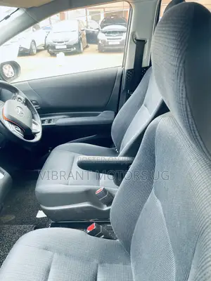 Toyota Sienta 2016 Black