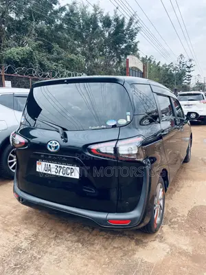Toyota Sienta 2016 Black