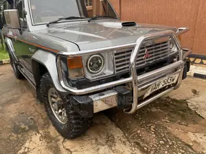 Mitsubishi Pajero 1990 Gray