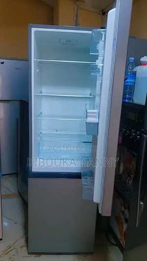 Hisence 341litres Desfrost Fridge Double Door