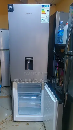 Hisence 341litres Desfrost Fridge Double Door