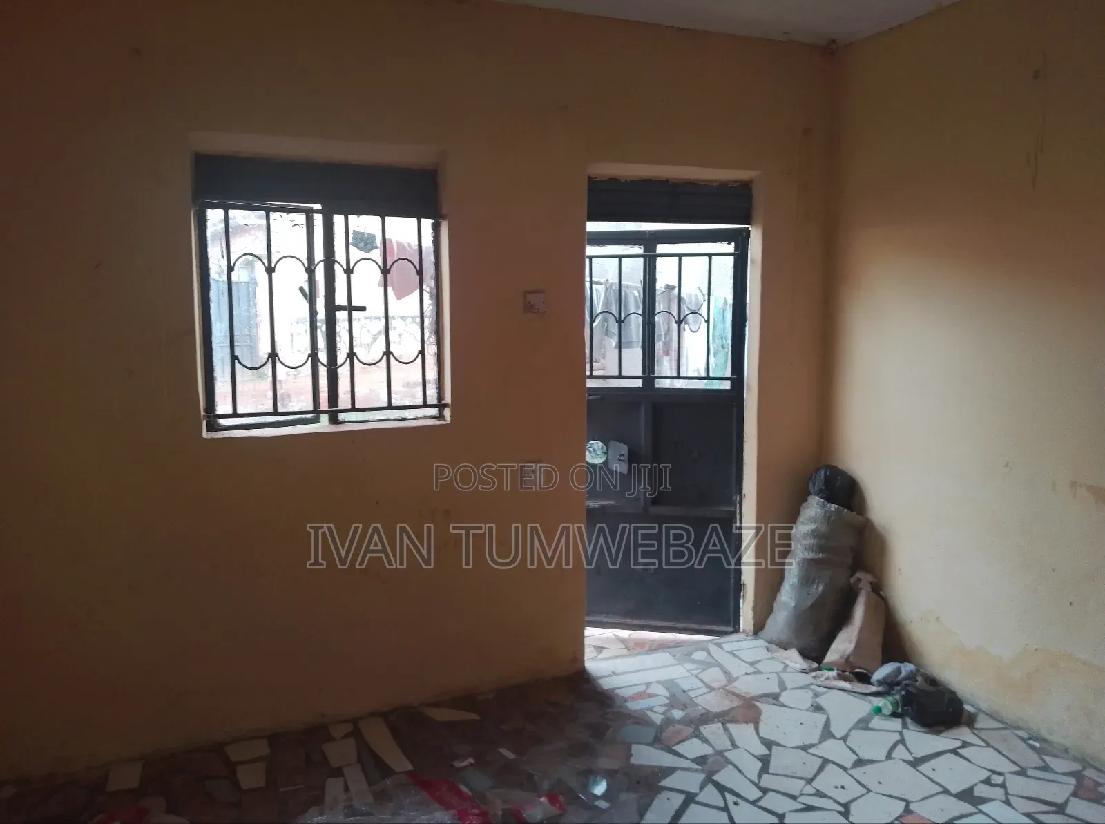 1bdrm House in Zana Entebbe Road, Central Division for rent