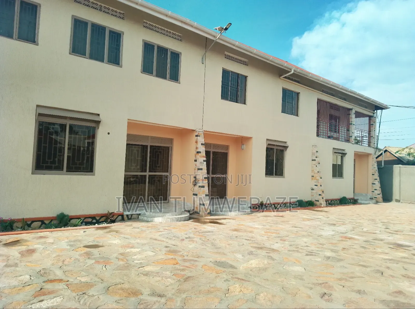 2bdrm Apartment in Zana Entebbe Road, Central Division for rent