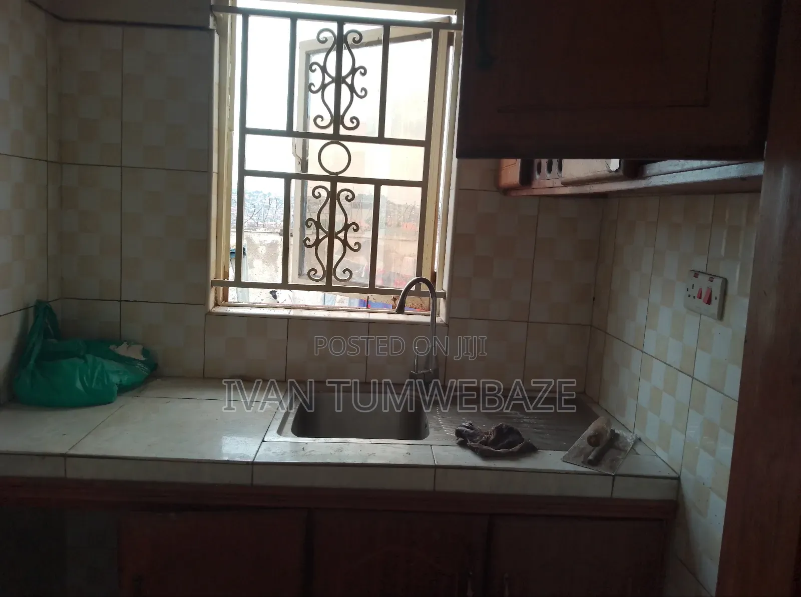 1bdrm Bungalow in Zana Entebbe Road, Central Division for rent