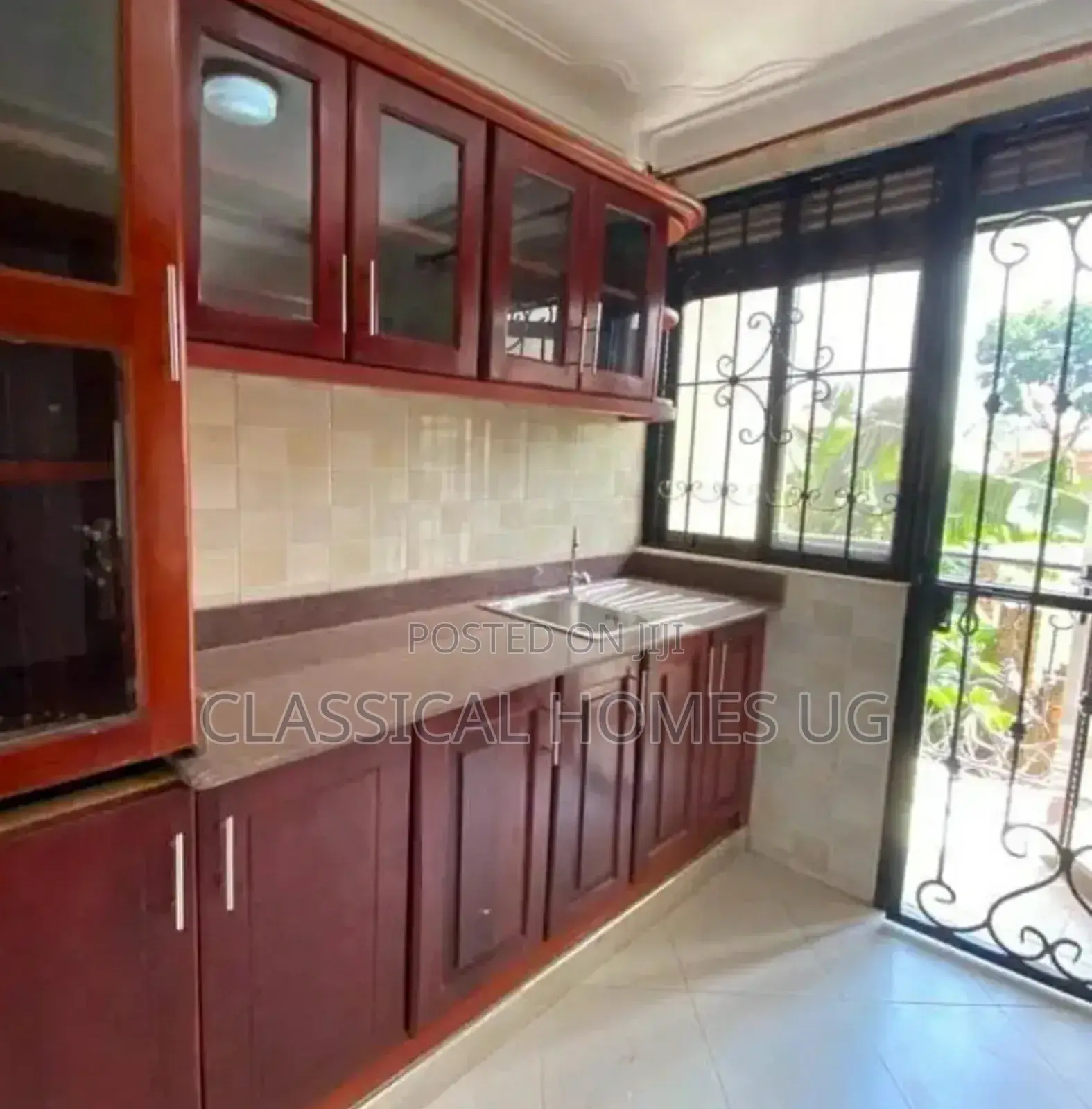 3bdrm Apartment in Lubowa Entebbe Road, Central Division for rent