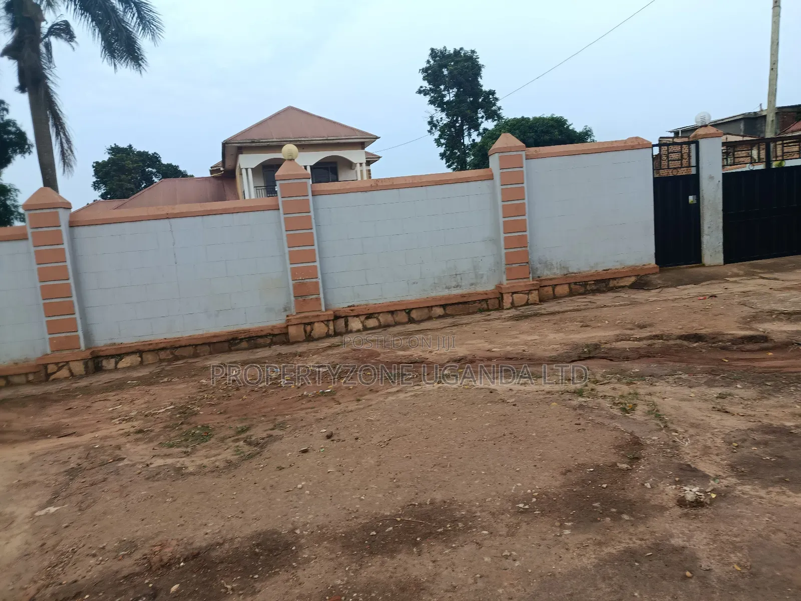 1 Acre, With A Storied House Good For Commercial Projects, Bombo Rd