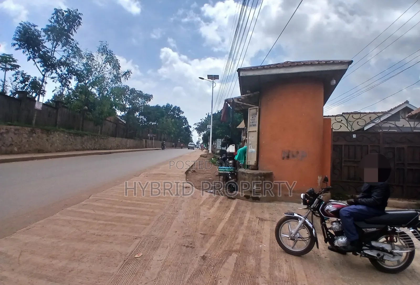 Commercial Plot for Sale in Kasubi Town Along Hoima Road.