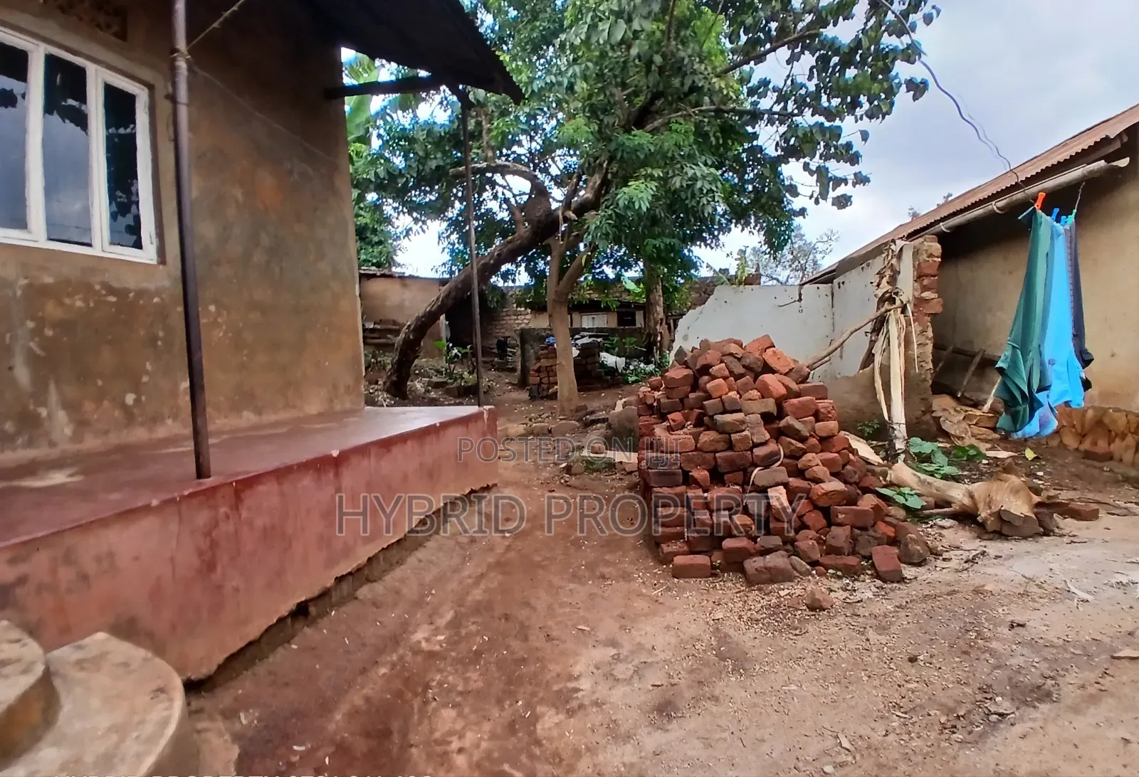 Commercial Plot for Sale at Namungoona Along Hoima Road.