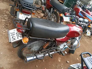 Bajaj Boxer 100 2022 Red