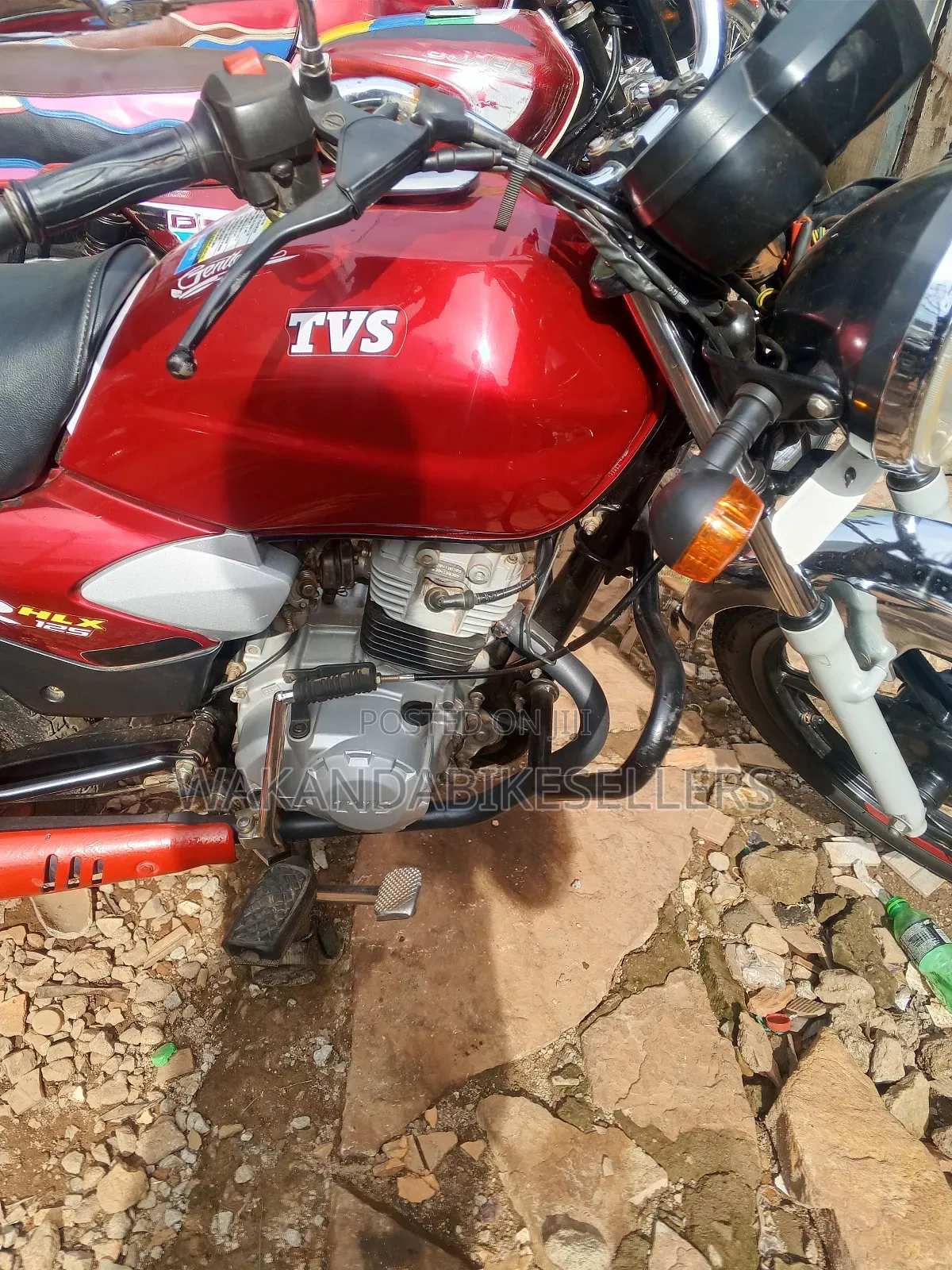 TVS HLX 125 2023 Red
