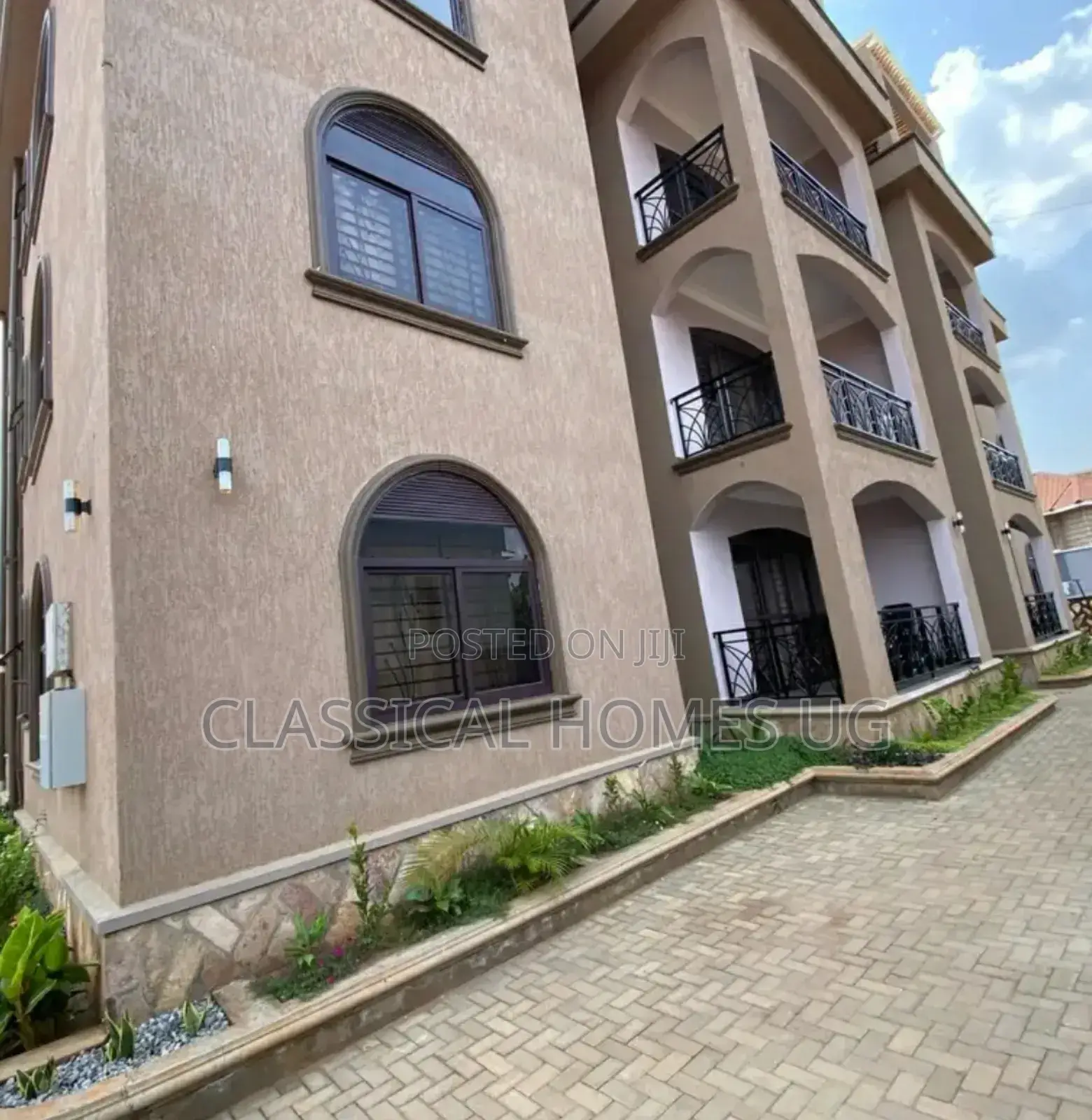 3bdrm Apartment in Lubowa Entebbe Road, Central Division for rent