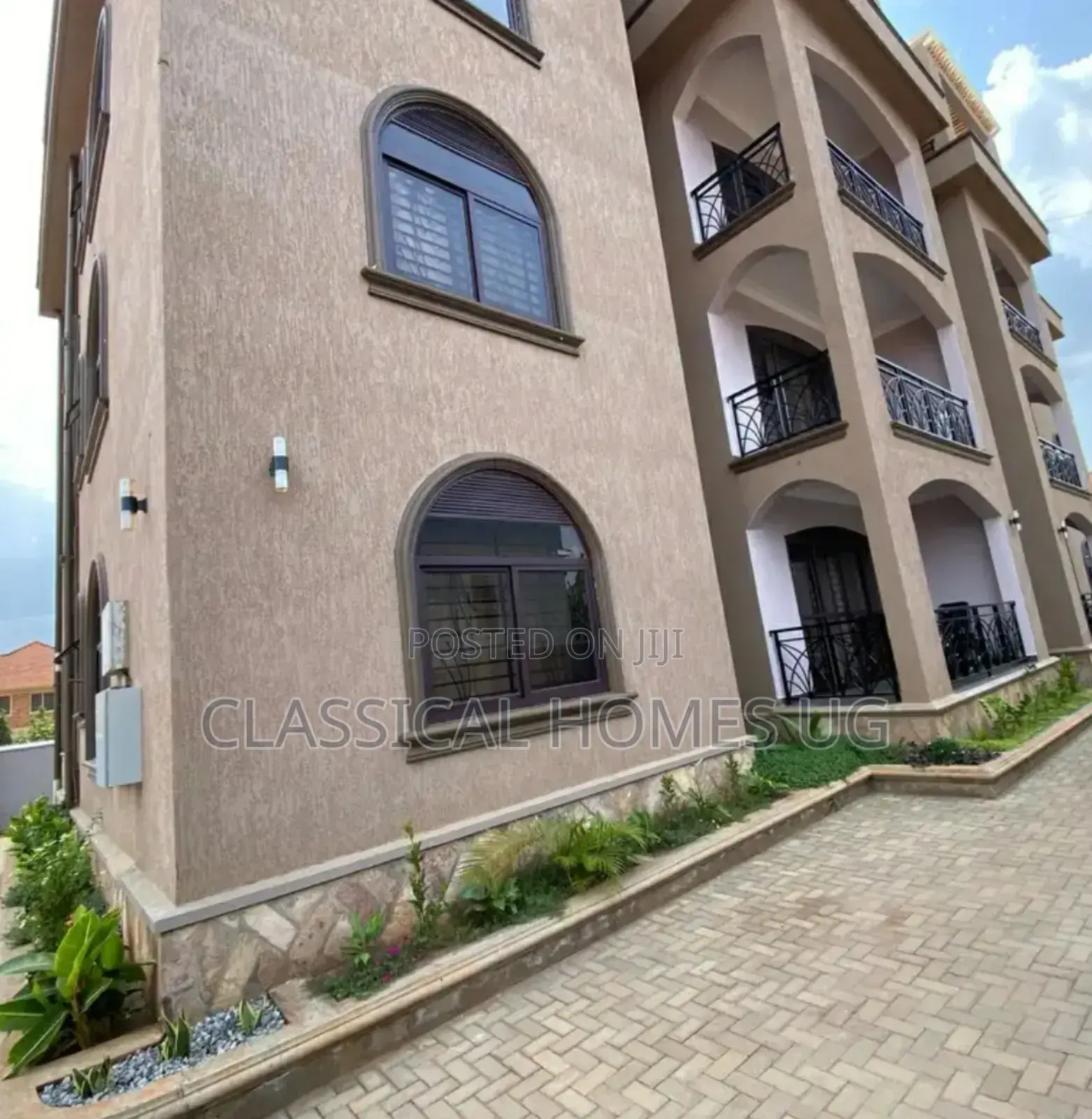 3bdrm Apartment in Lubowa Entebbe Road, Central Division for rent