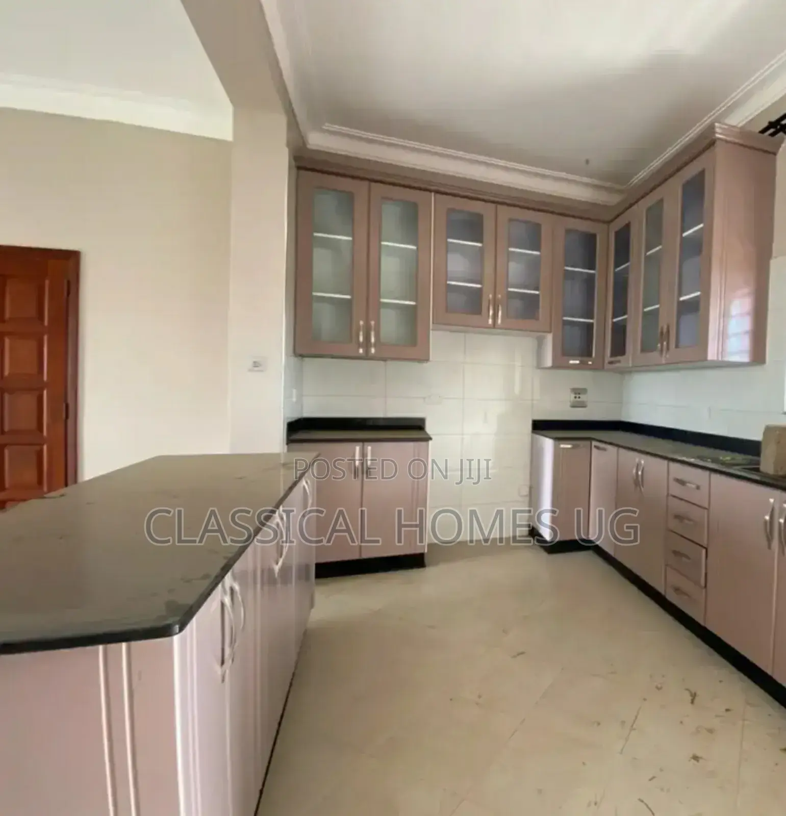 3bdrm Apartment in Lubowa Entebbe Road, Central Division for rent