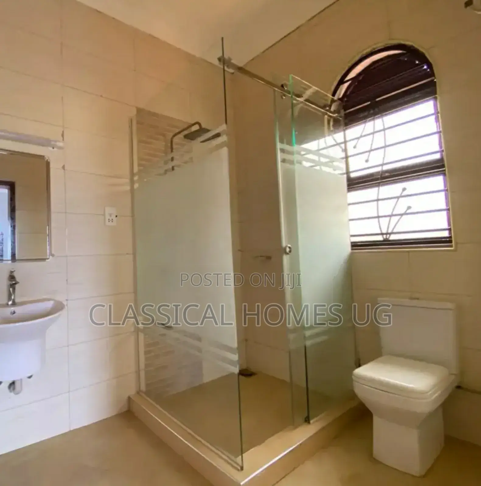3bdrm Apartment in Lubowa Entebbe Road, Central Division for rent