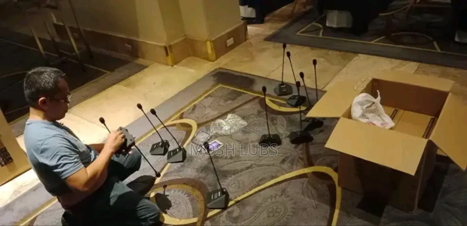 Wireless  Microphone System for Conference