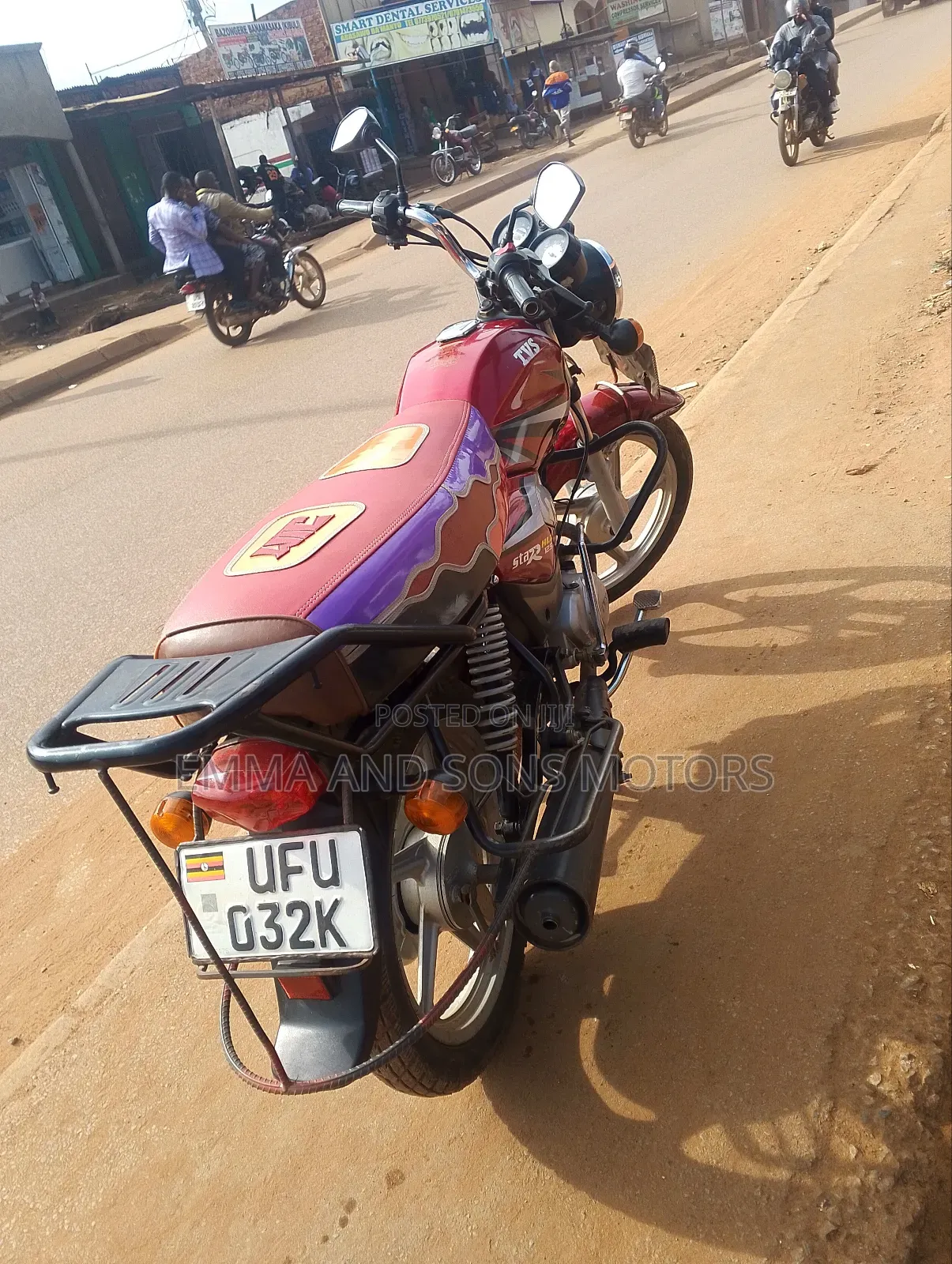 TVS HLX 125 2023 Red