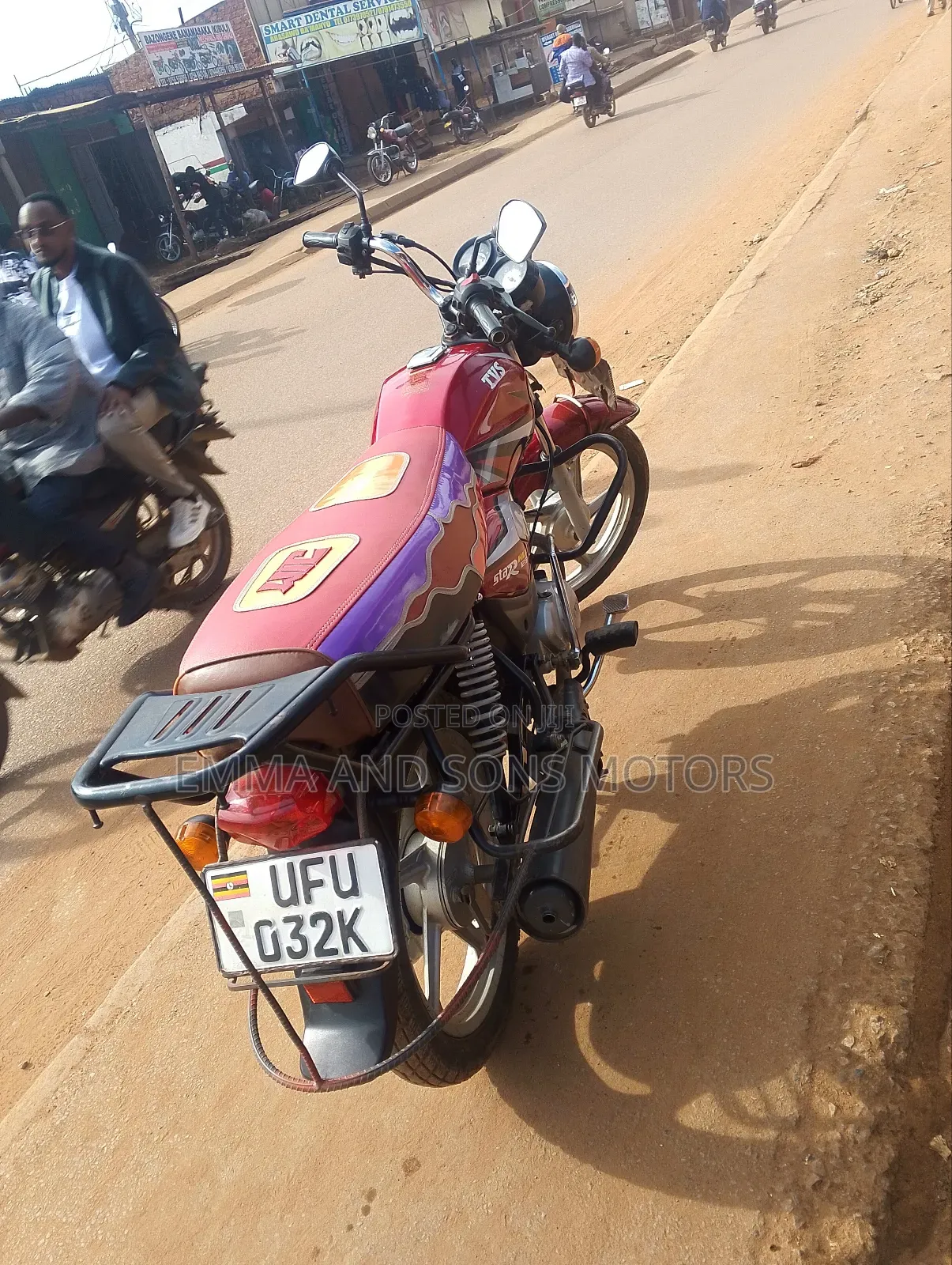 TVS HLX 125 2023 Red