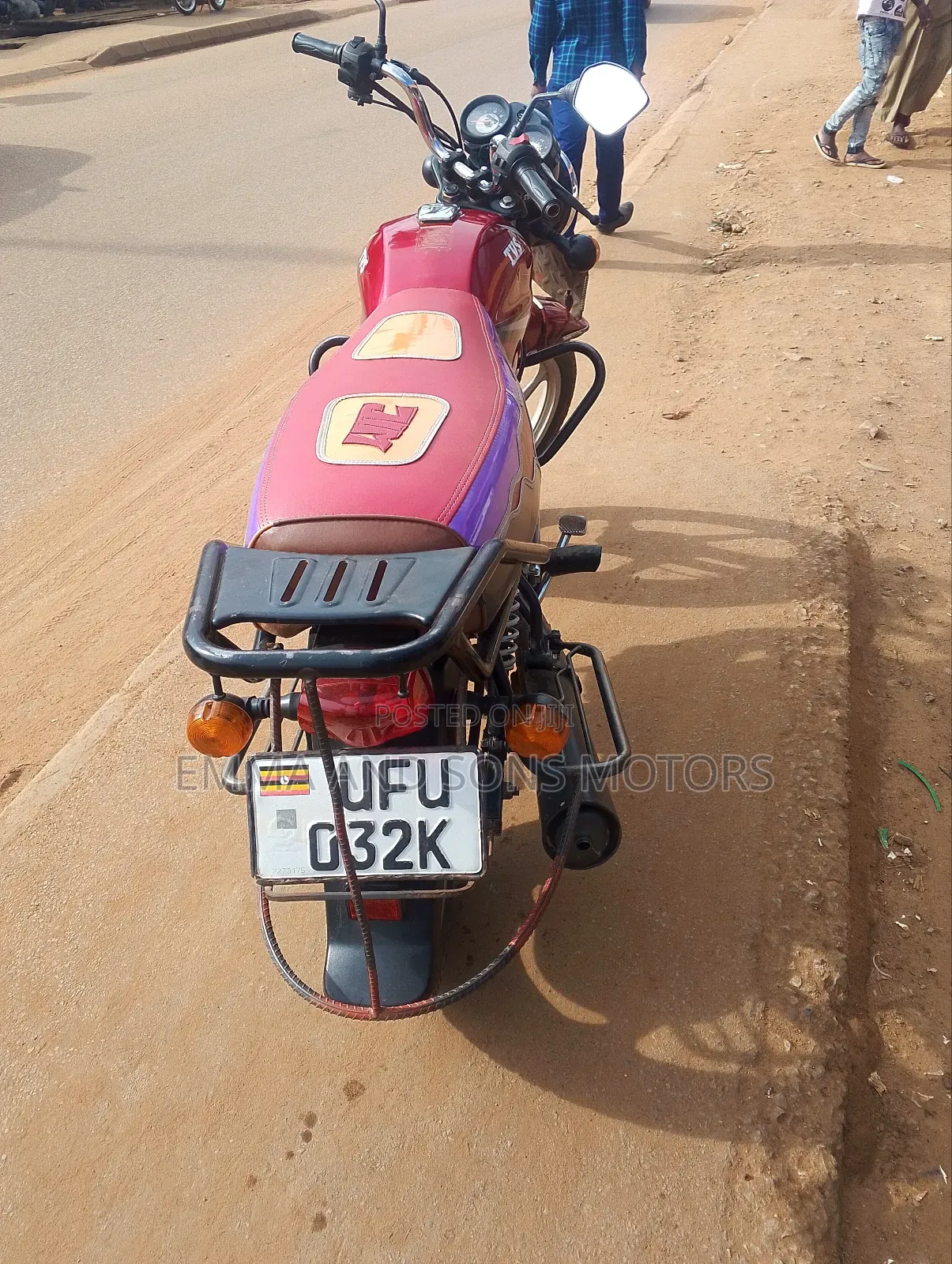 TVS HLX 125 2023 Red