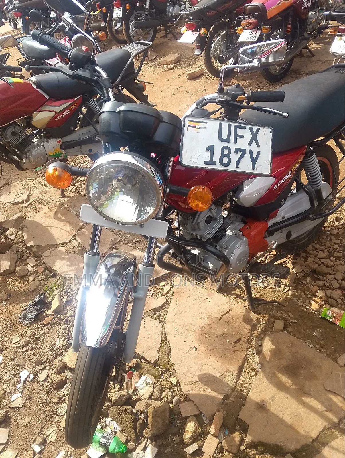 TVS HLX 125 2023 Red