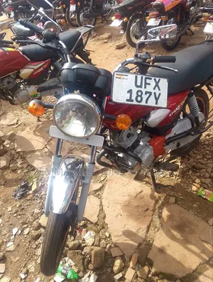TVS HLX 125 2023 Red