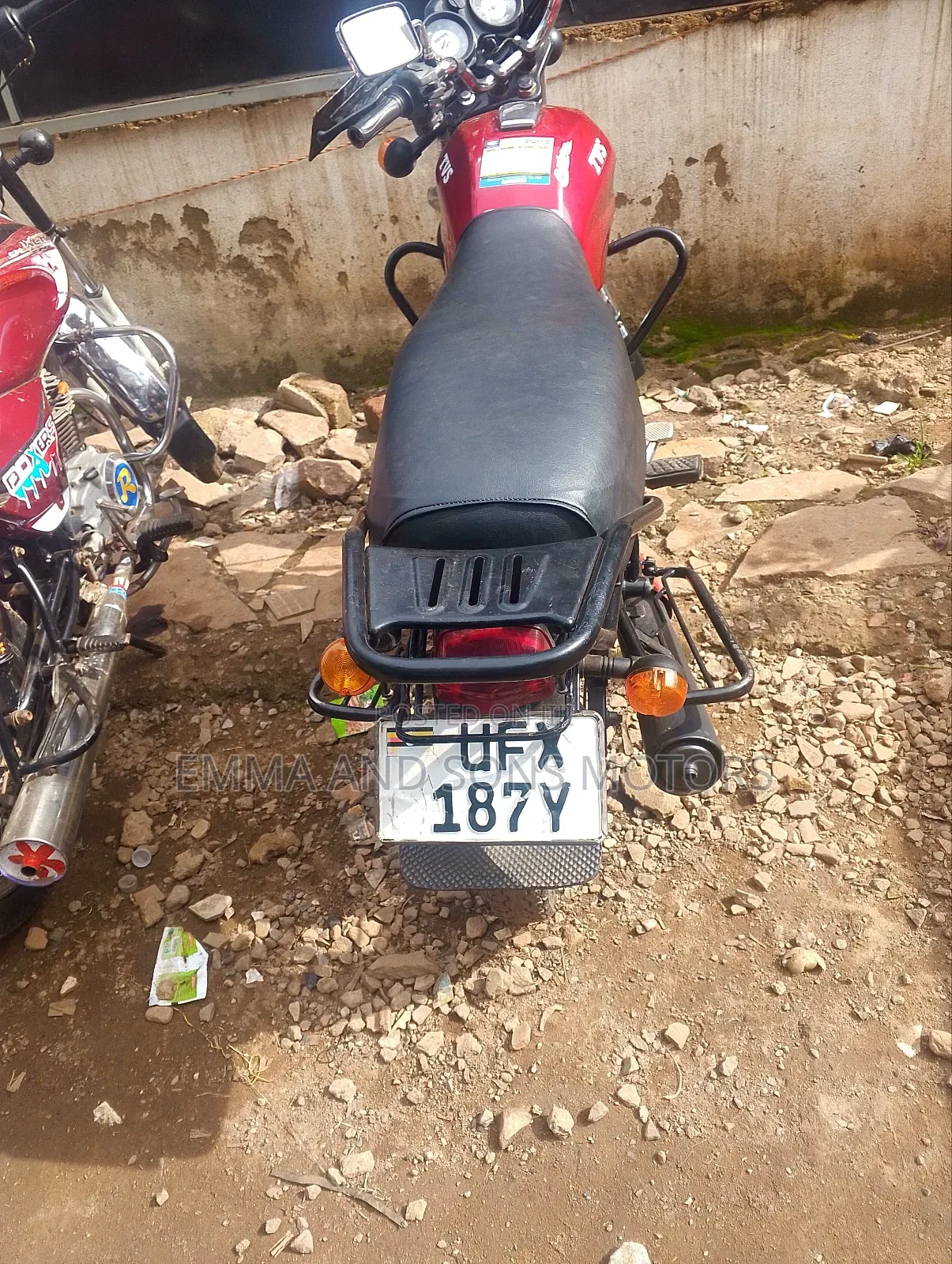TVS HLX 125 2023 Red