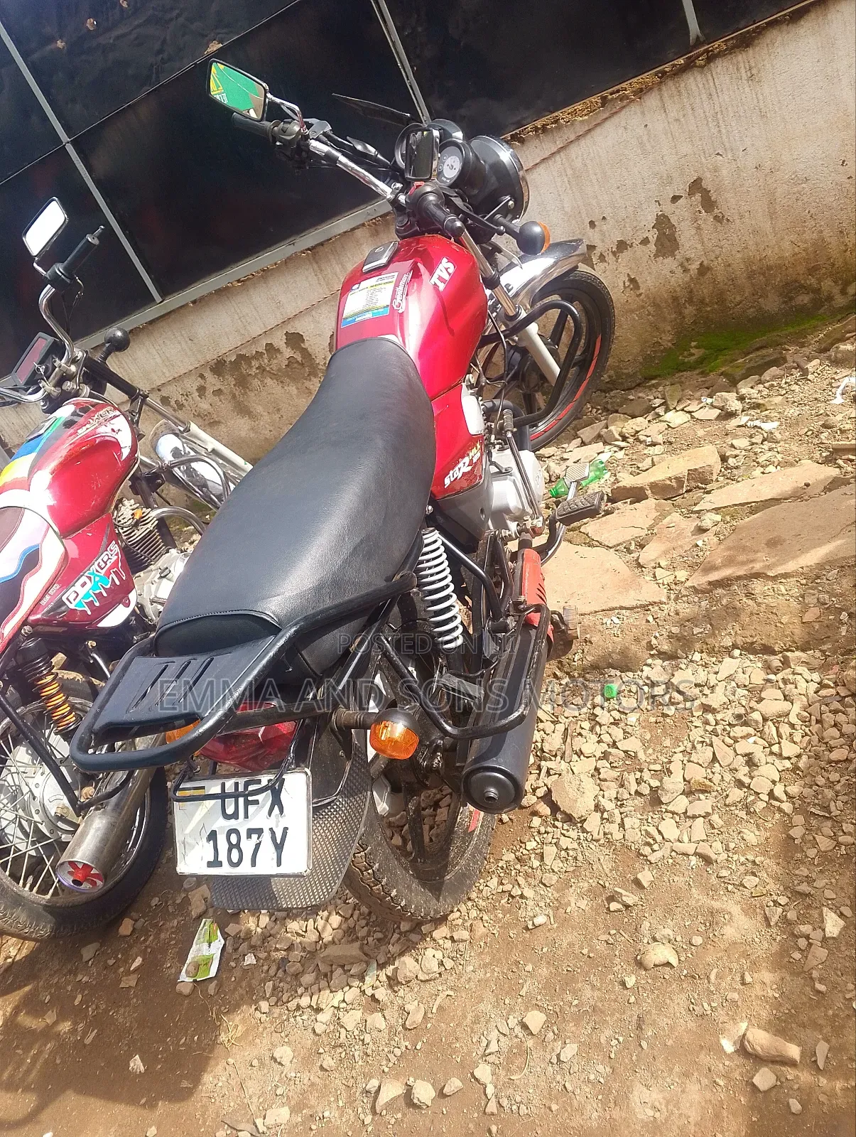 TVS HLX 125 2023 Red