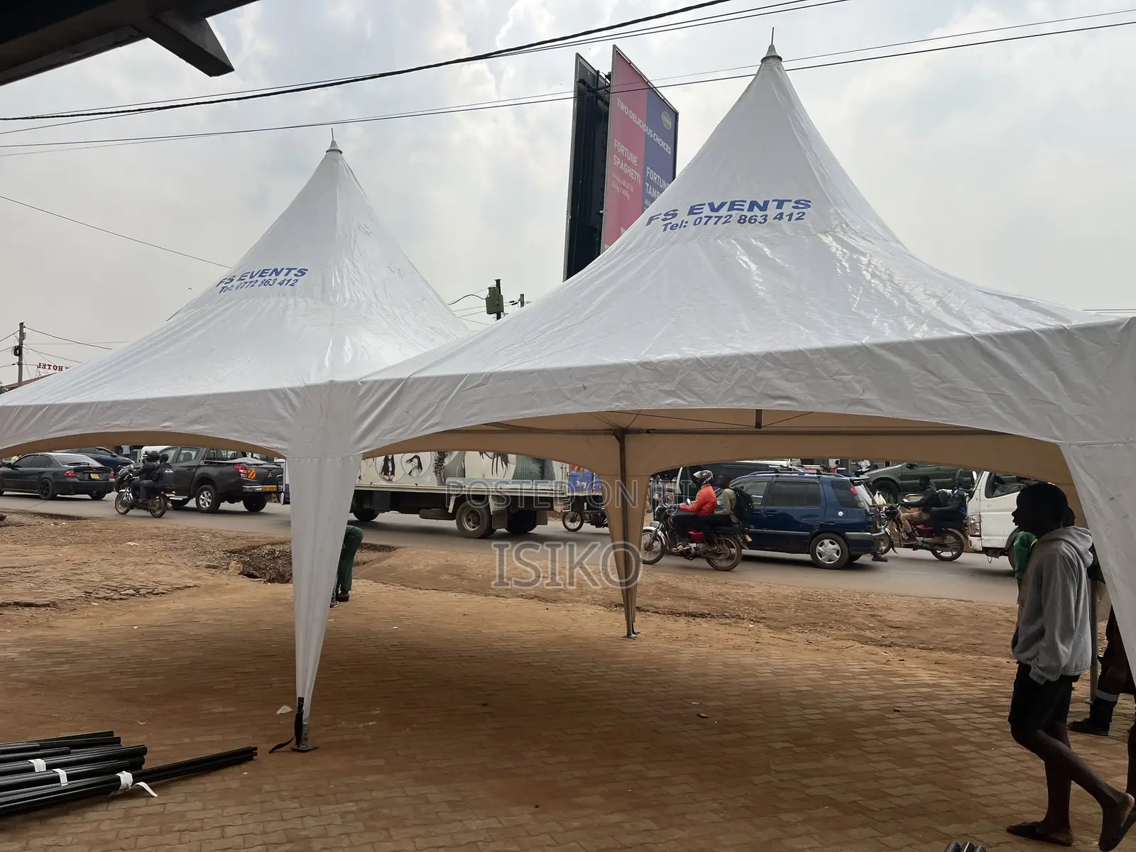 100 Seater Tent of Hard Materials of White