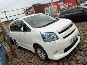 Toyota Noah 2009 Pearl