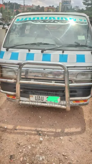 Toyota HiAce 1993 White