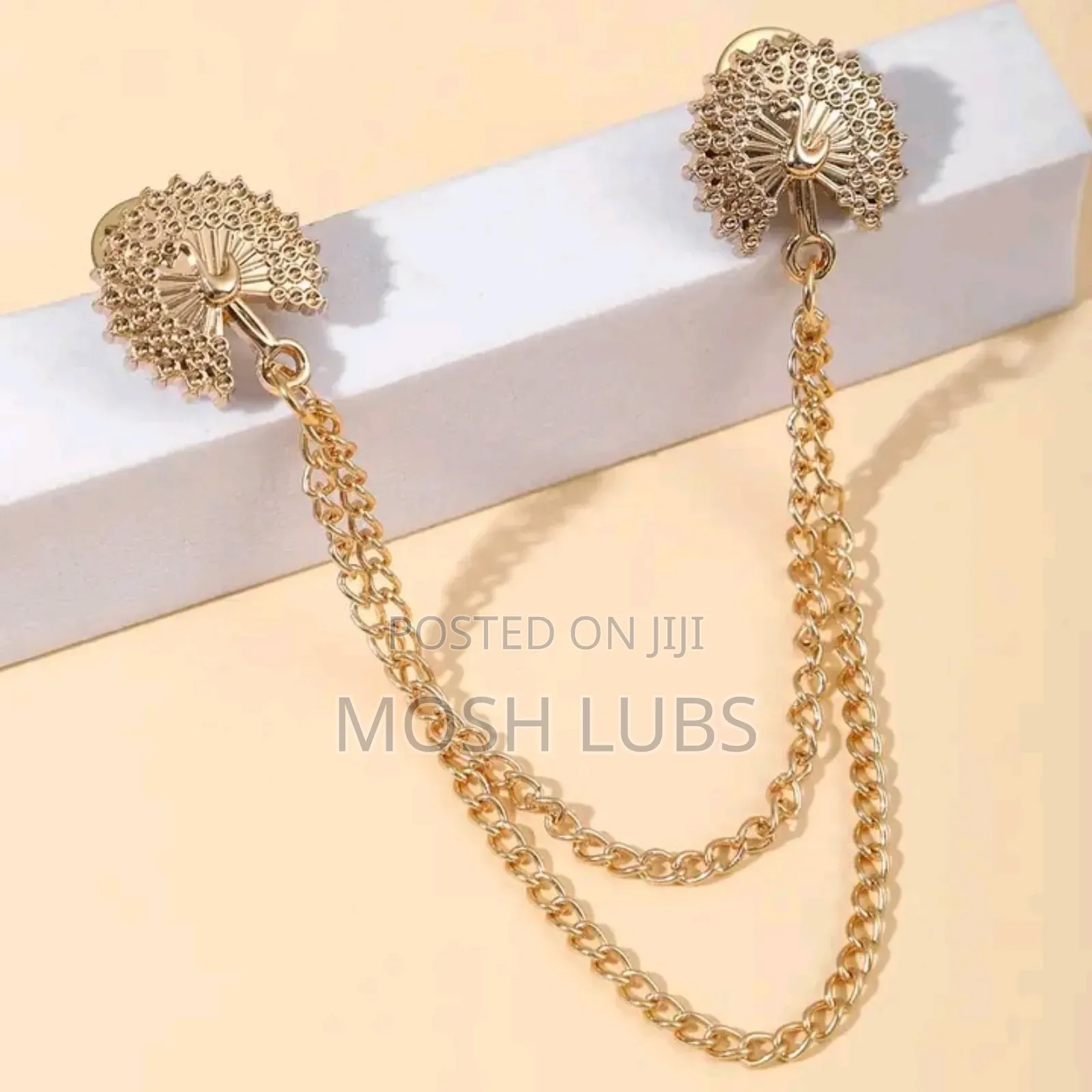 Kings Golden Suitlapel Brooche