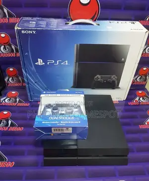 Chipped Playstation 4. Ps4 Full Set. 13 Games, 2 Pads. Best for Hostel