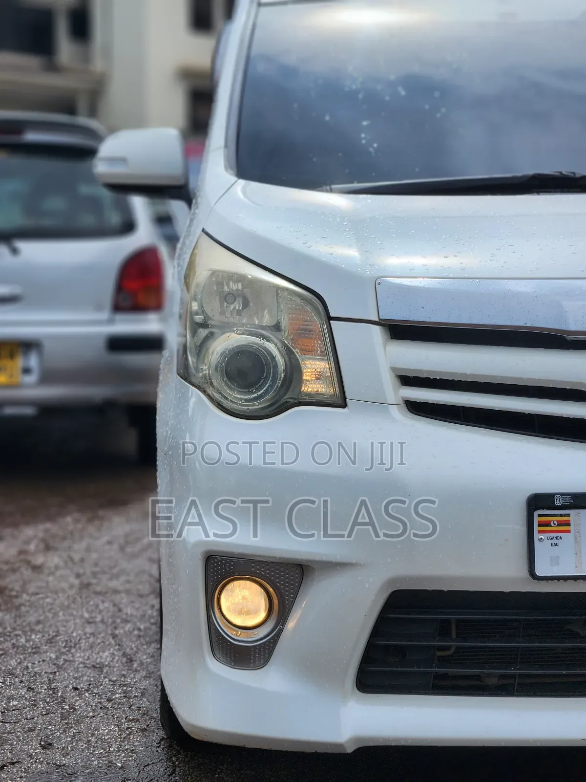 Toyota Noah 2.0 143hp AWD (8 Seater) 2010 White