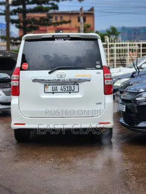 Toyota Noah 2.0 143hp AWD (8 Seater) 2010 White