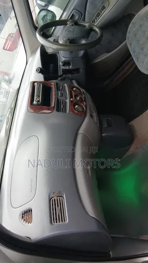 Toyota Raum 2001 Silver