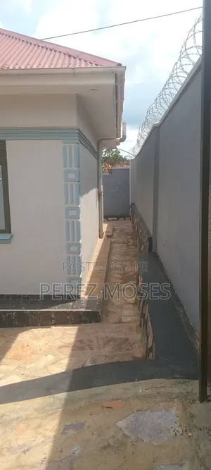Furnished 2bdrm House in Goma for rent