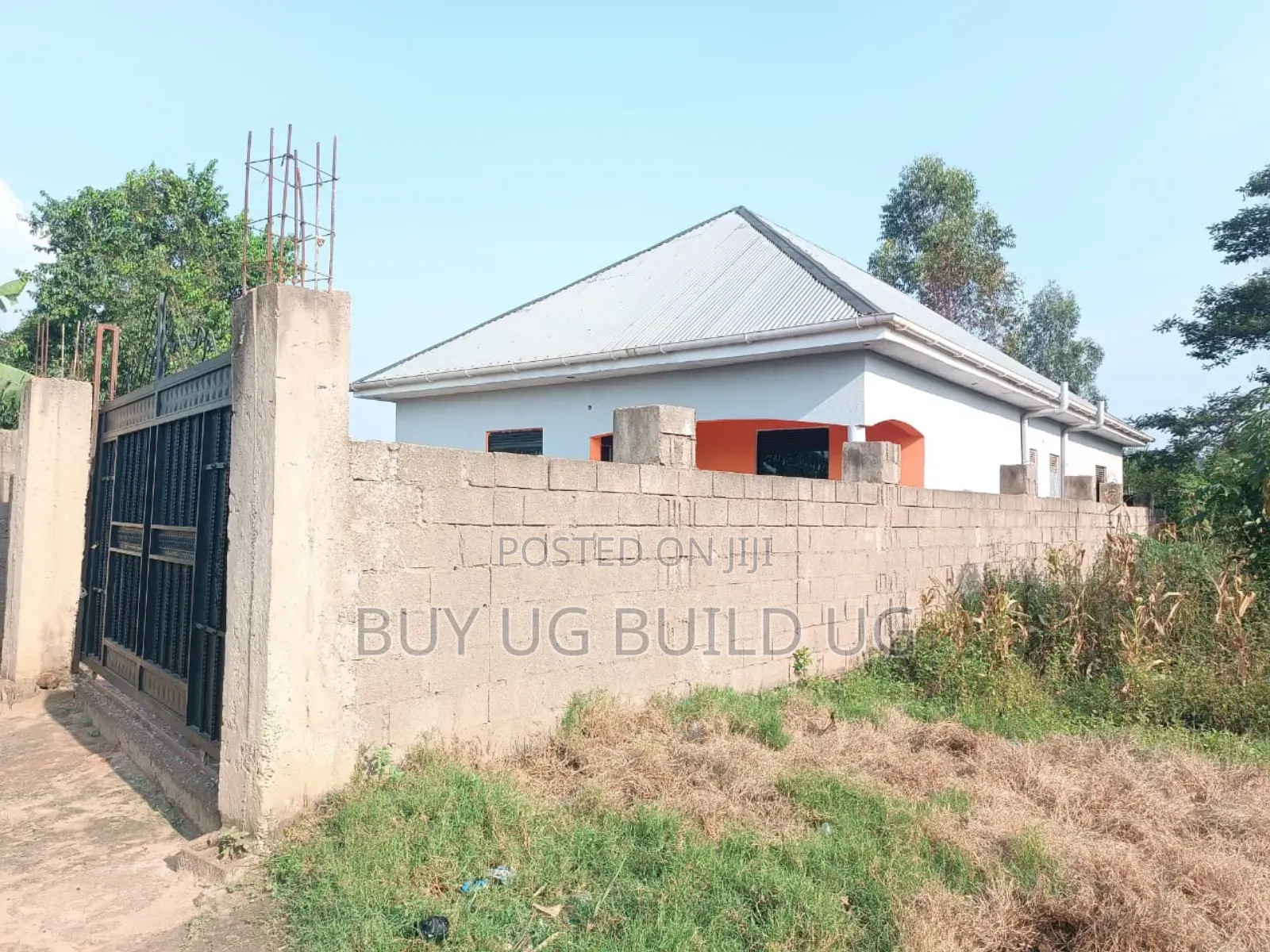 3bdrm Bungalow in Kira Nakwero, Division B for sale