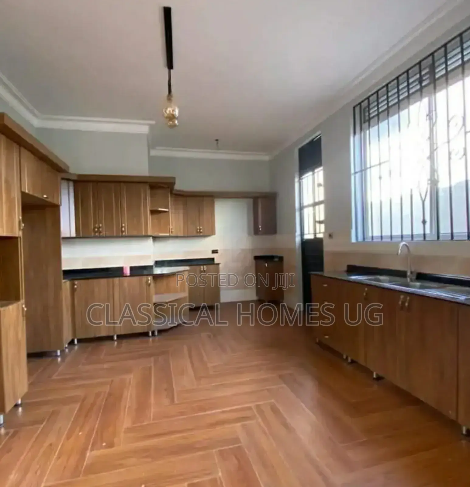 5bdrm Duplex in Muyenga, Central Division for rent