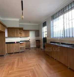 5bdrm Duplex in Muyenga, Central Division for rent