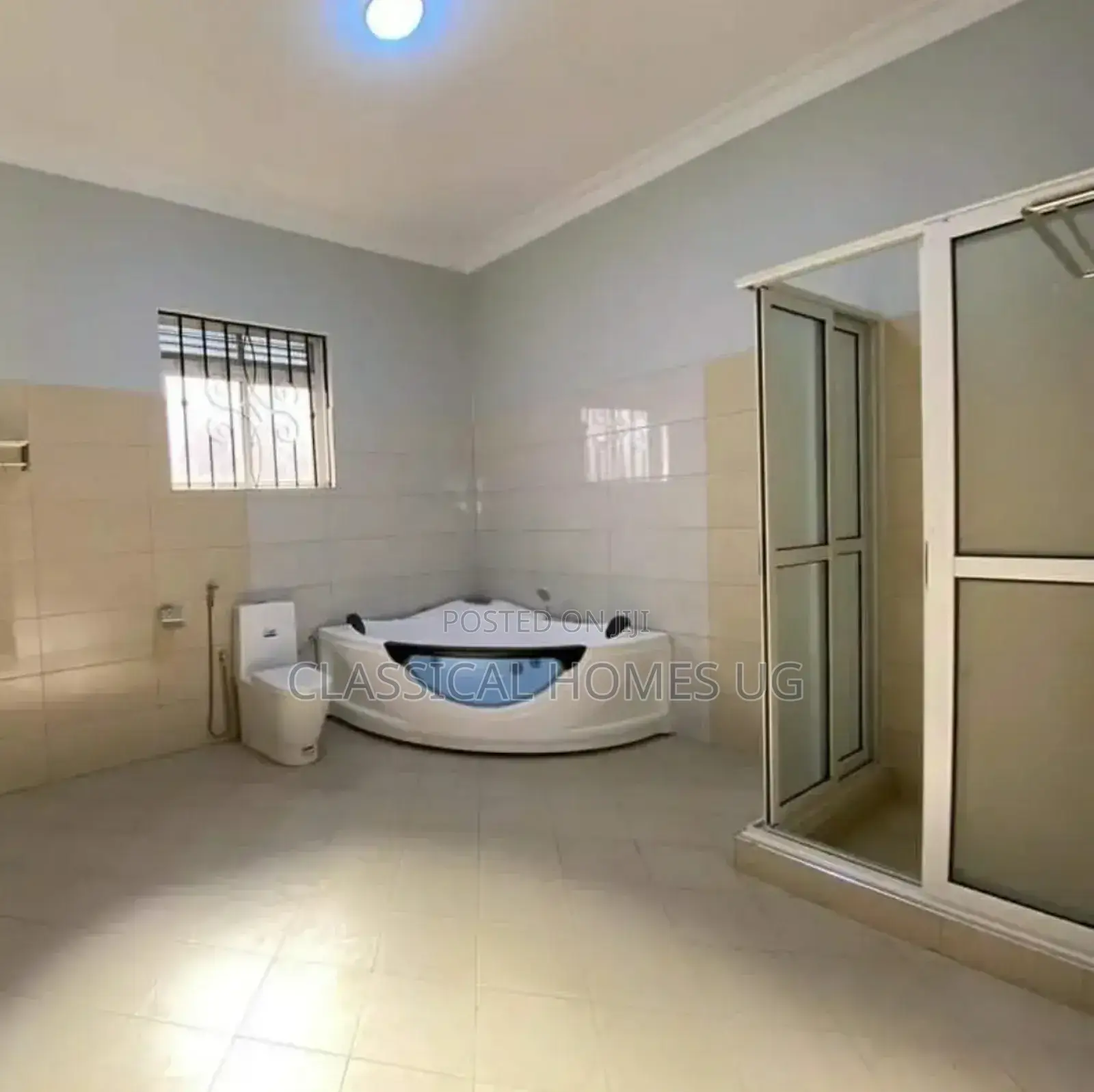 5bdrm Duplex in Muyenga, Central Division for rent