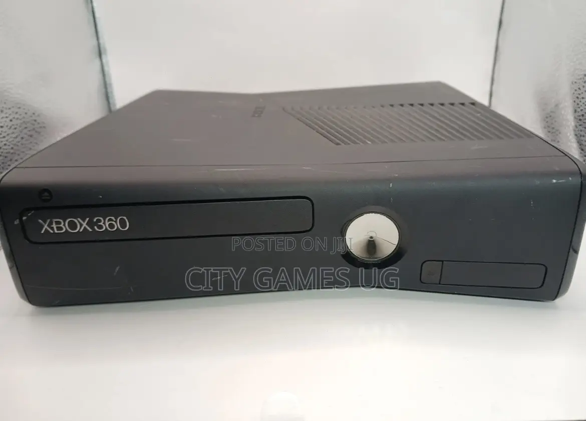 Xbox 360 Bundle Console 2 Controllers 4 Games Power Cord