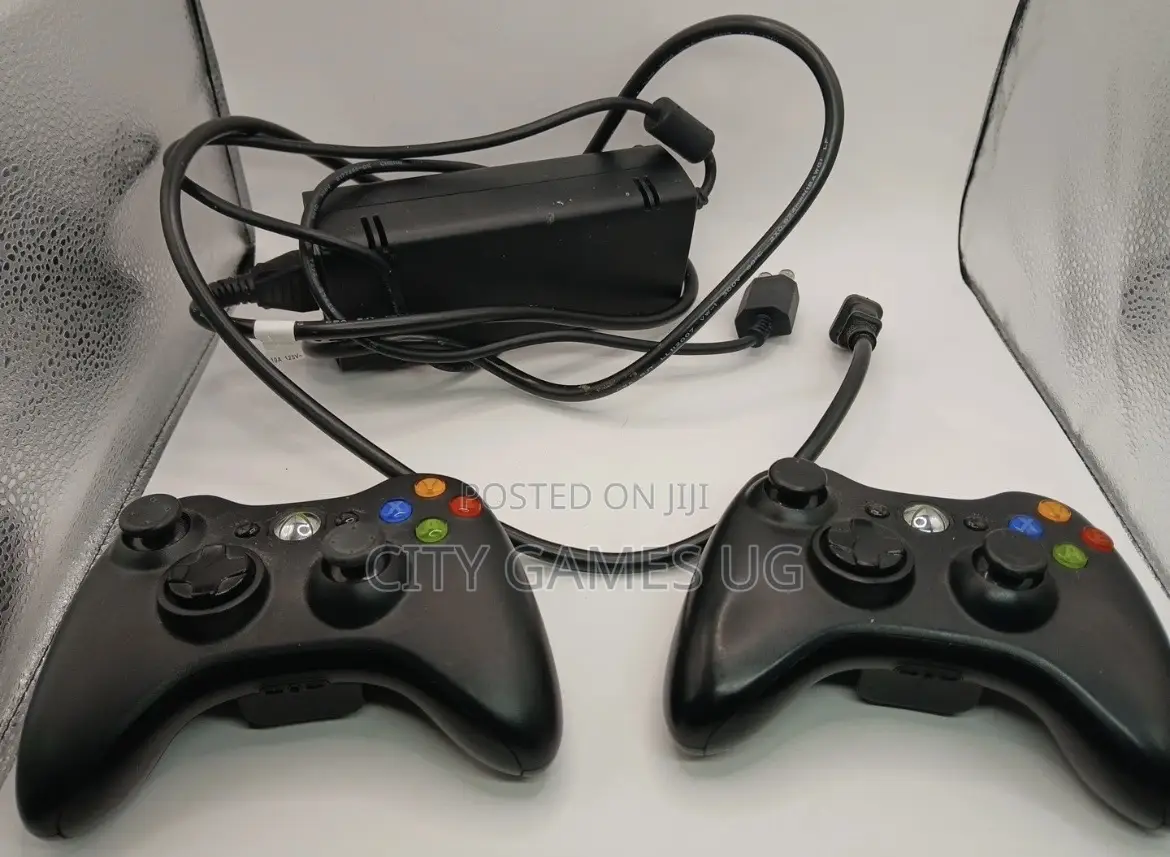 Xbox 360 Bundle Console 2 Controllers 4 Games Power Cord