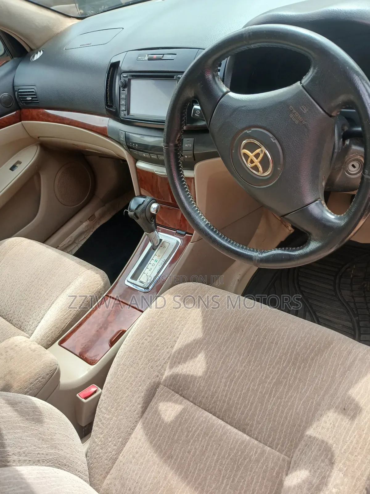 Toyota Premio 2.0 FWD 2012 Silver