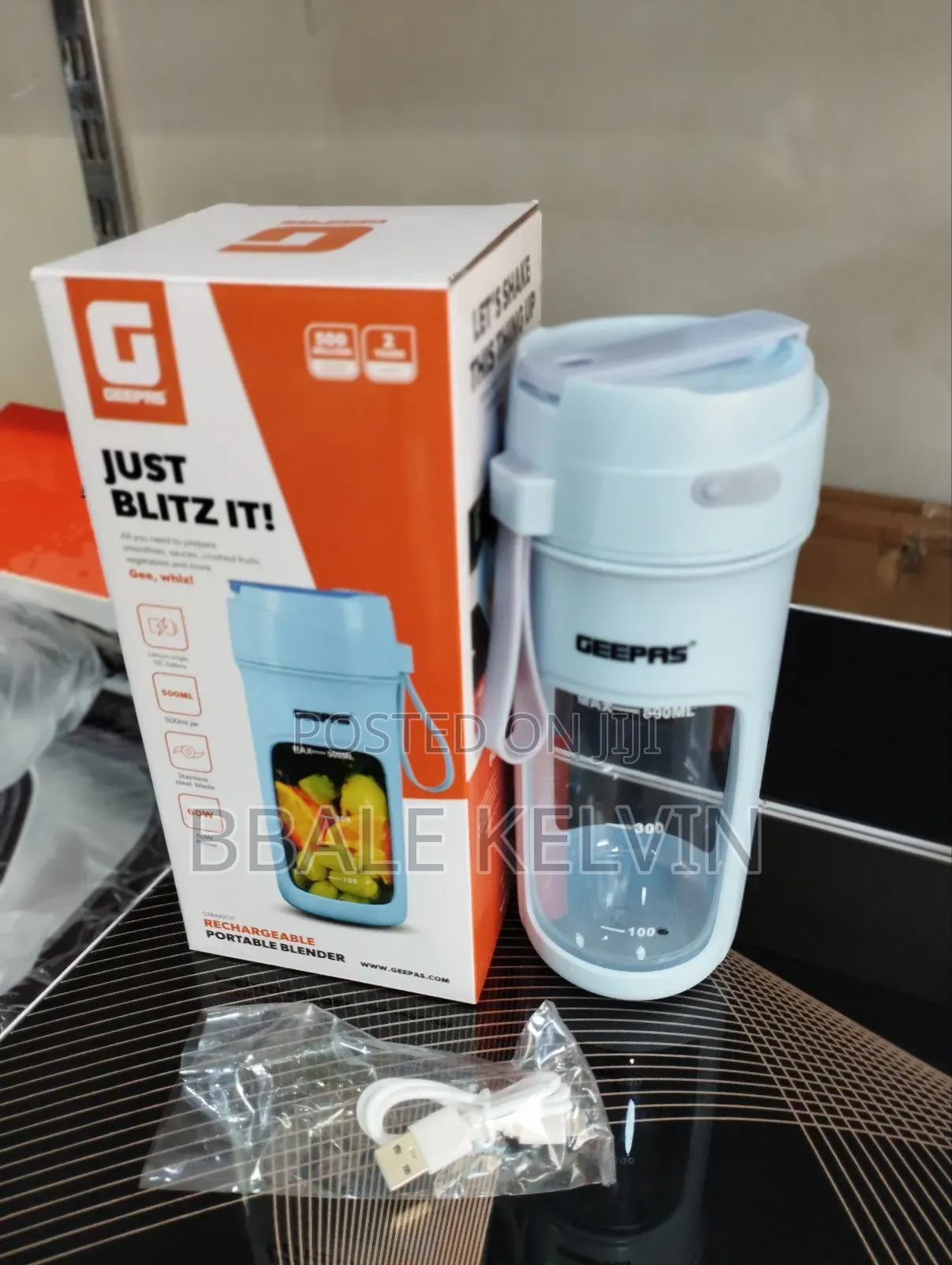 Geepas Rechargeable Portable Blender Bottle