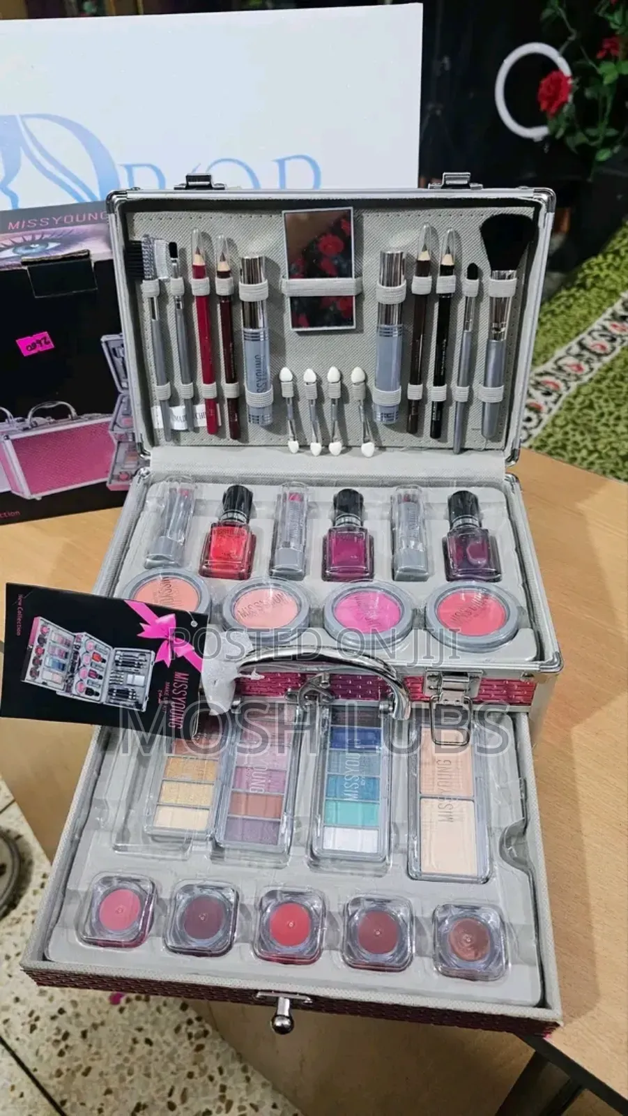 Ever Young Professional Makeup Storage Box