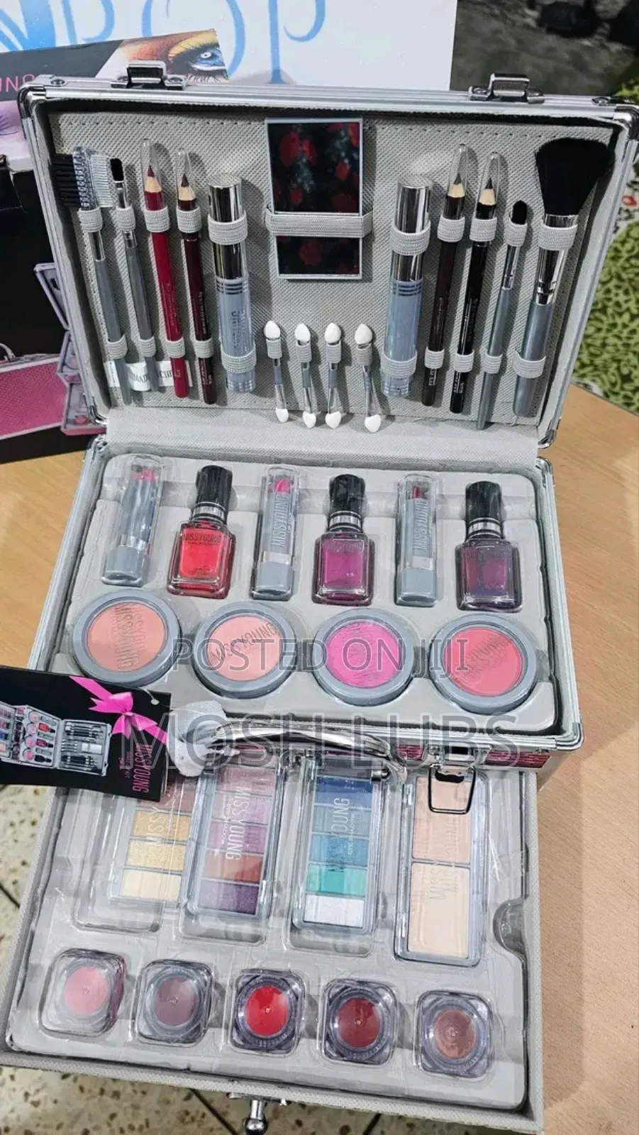 Ever Young Professional Makeup Storage Box