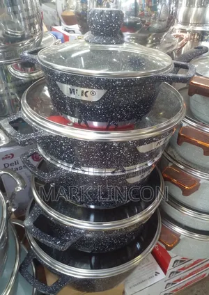 Non-Stick Cookware Set With Tempered Glass Lids
