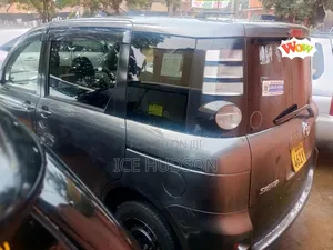 Toyota Sienta 2007 Gray