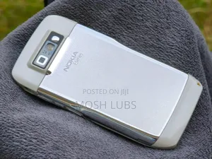 Nokia E71 White